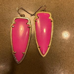 Kendra Scott Skylar Arrowhead Earrings - Hot Pink